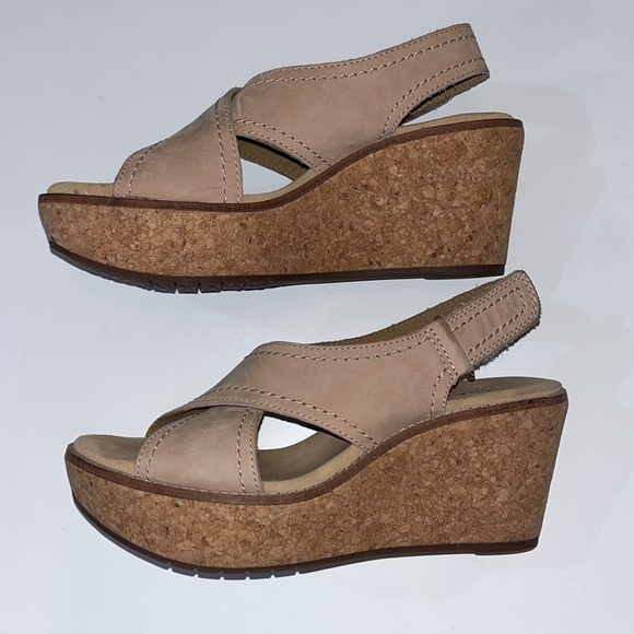 Clarks Artisan Aisley Tulip Wedge Sandals - Picture 2 of 9